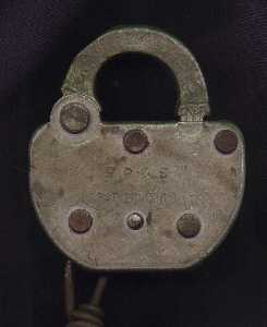 lockb.jpg (6205 bytes)
